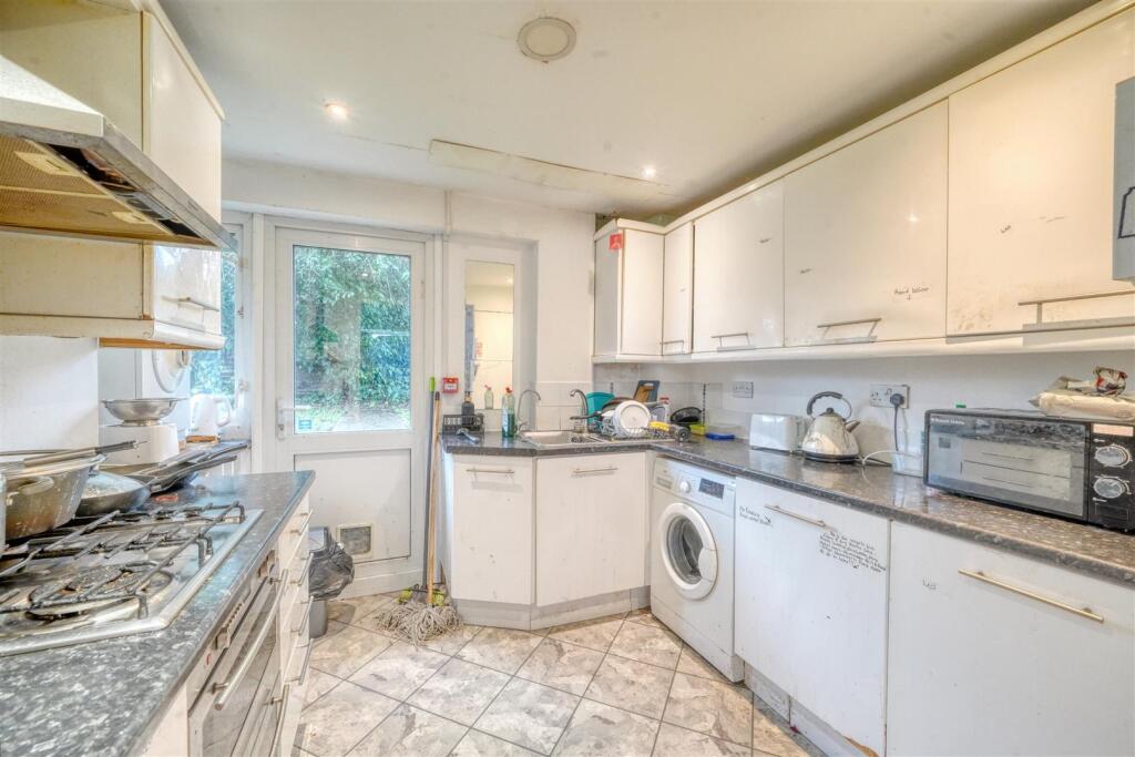 Eagle Way, Hatfield photo 3