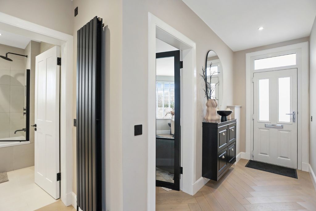 Additional image 11 of 3 bed bungalow for sale11 Marionville Park, Edinburgh EH7