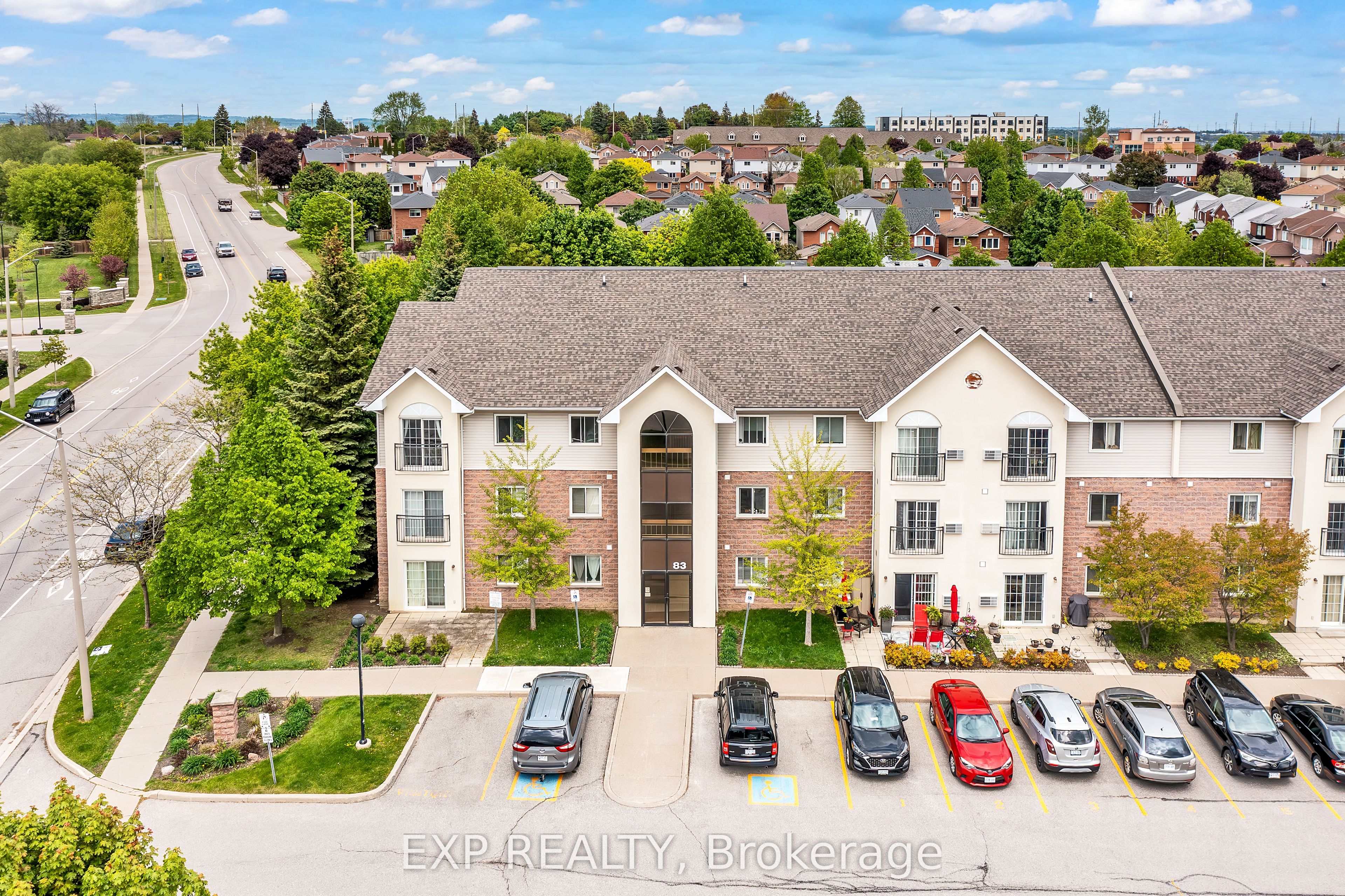 208-83 Aspen Springs Drive, Clarington, ON, L1C 5J7