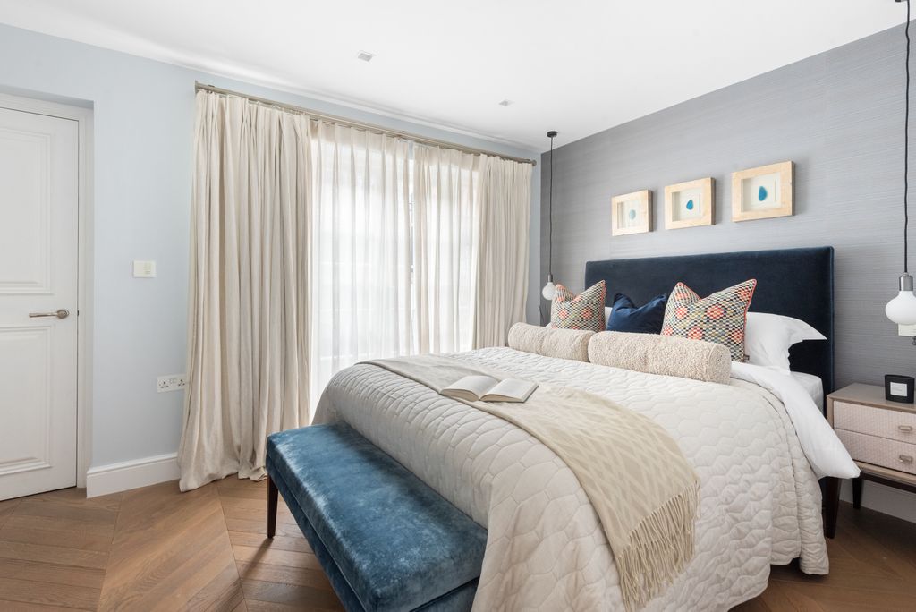 Additional image 12 of 4 bed terraced house for saleGlebe Place, London SW3