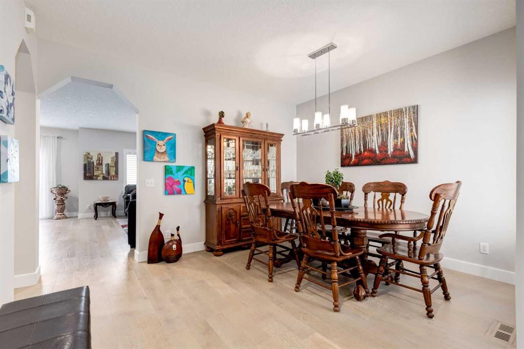 Additional image 5 of 163 Cougarstone Court SW, Calgary, AB, T3H 5R4