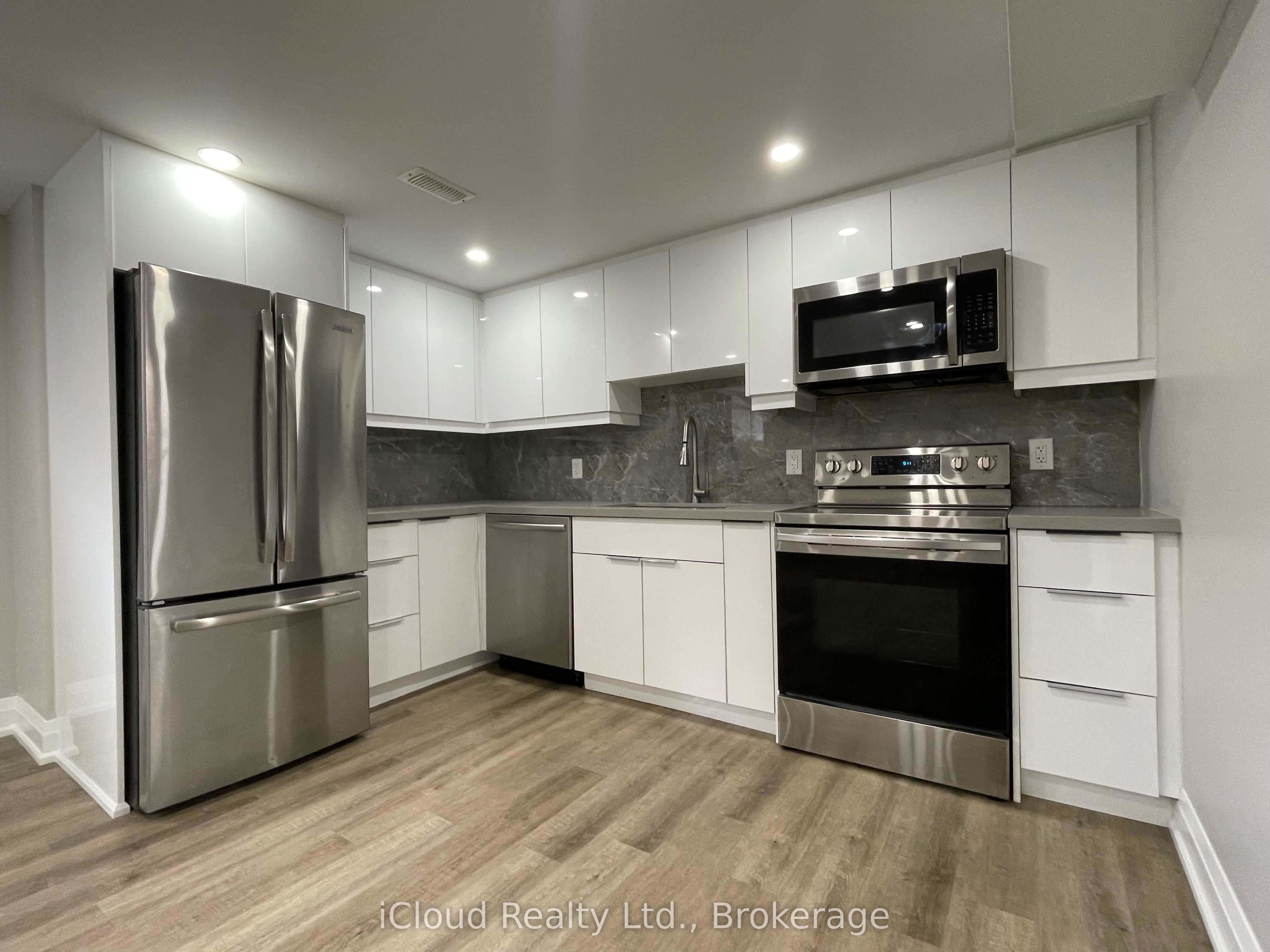 Basement Apa-22 Decarie Circle, Toronto, ON, M9B 3H8