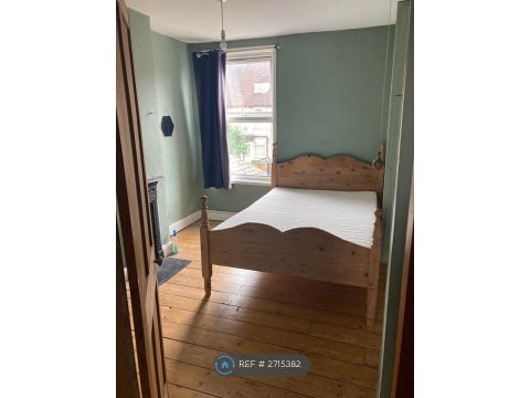 Lamcote Grove, Nottingham NG2, Room to rent