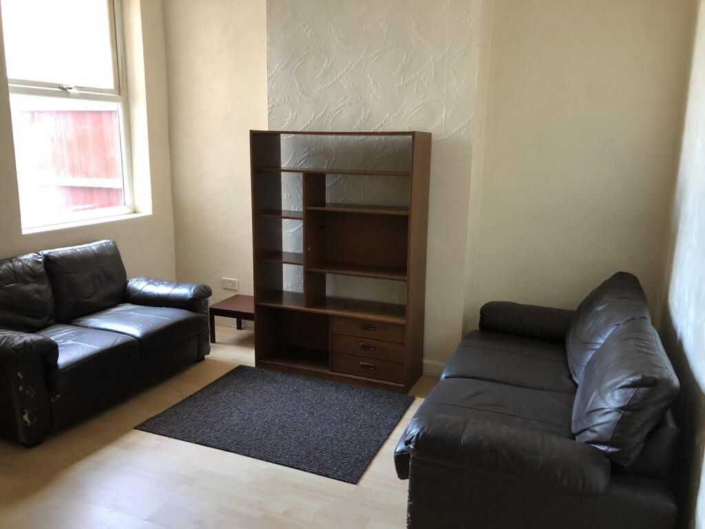 Beaconsfield Crescent, B12