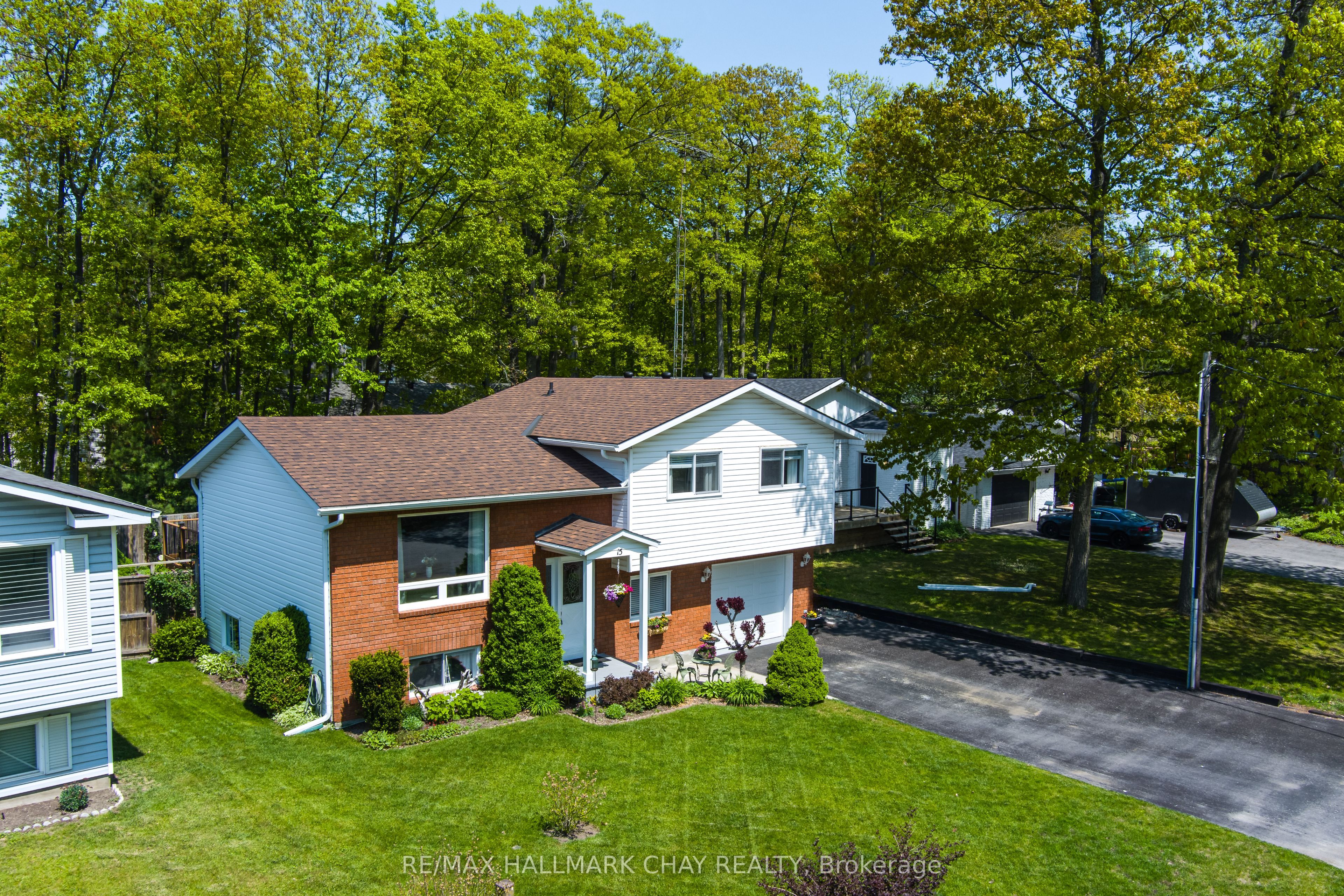 15 Oaktree Court, Wasaga Beach, ON, L9Z 2S3