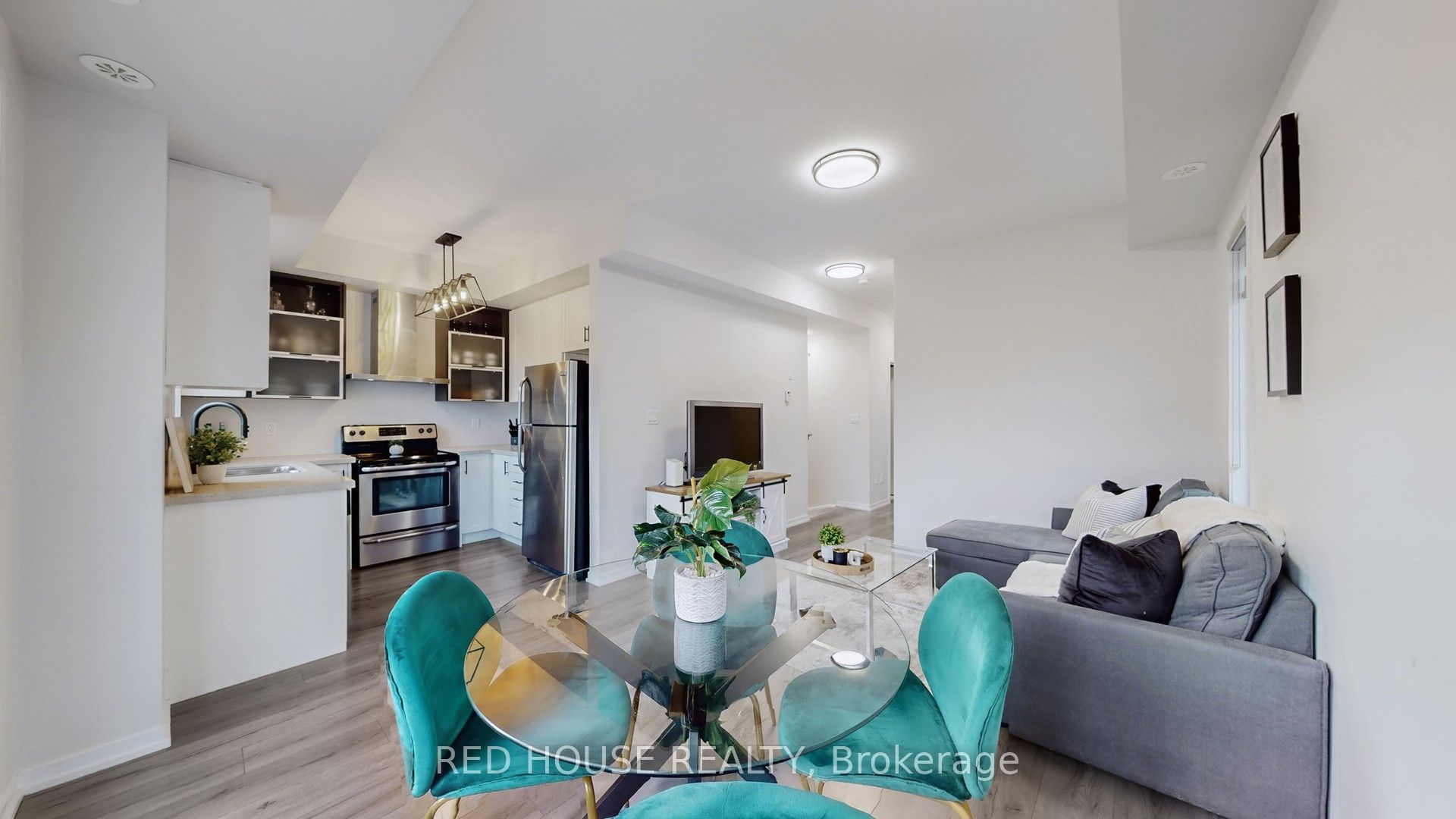 E08-26 Bruce Street, Vaughan, ON, L4L 1J4