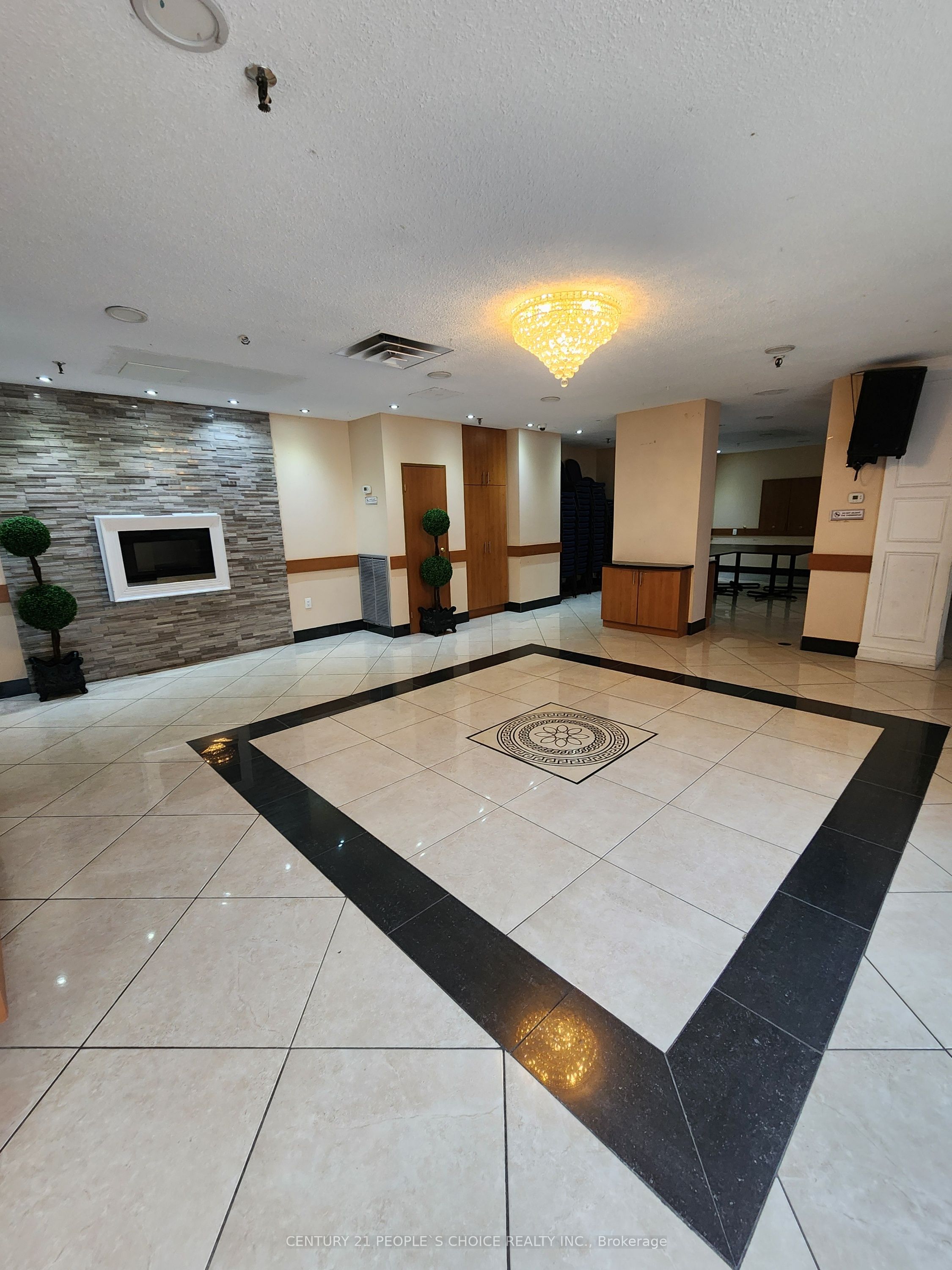 Additional image 3 of 1803-3695 Kaneff Crescent, Mississauga, ON, L5A 4B6