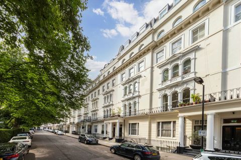 Kensington Gardens Square, Notting Hill W2