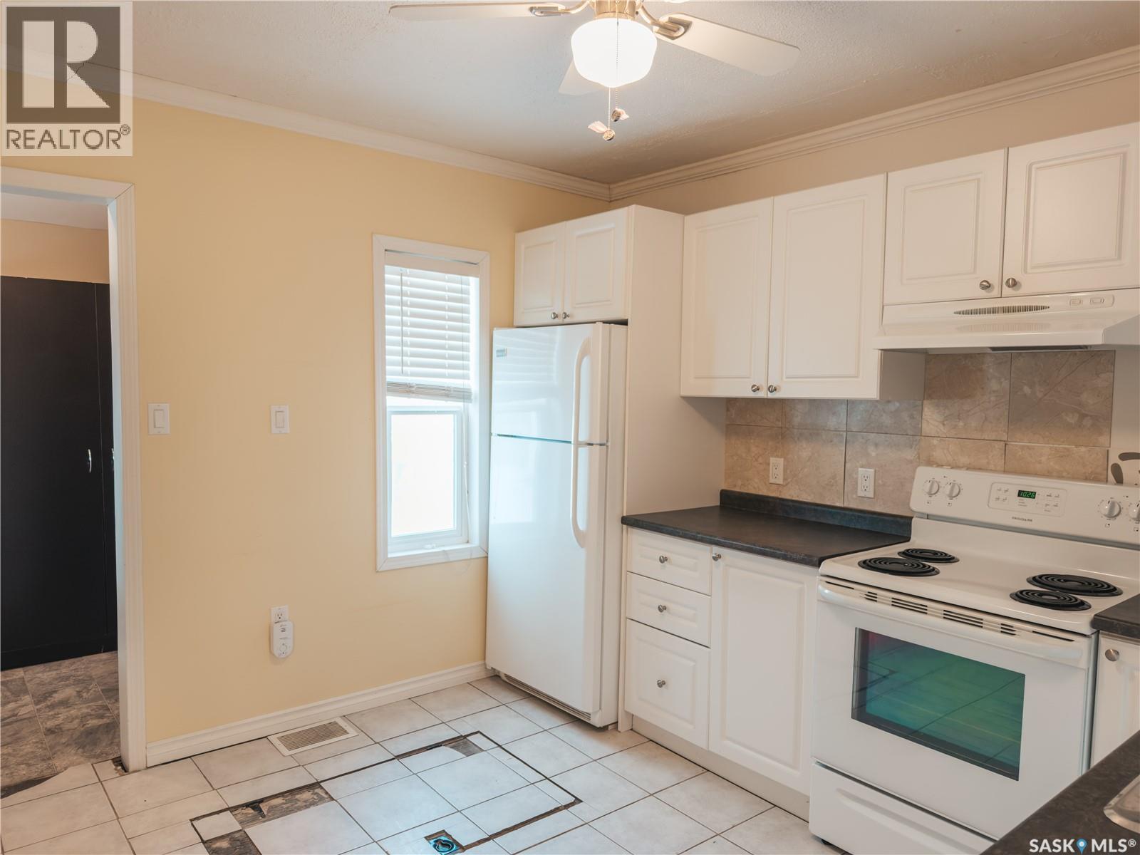 Additional image 5 of 118 32nd Street W, Saskatoon, SK, S7L0S1