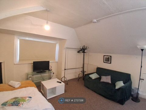 Landguard Rd, Southampton SO15, Room to rent