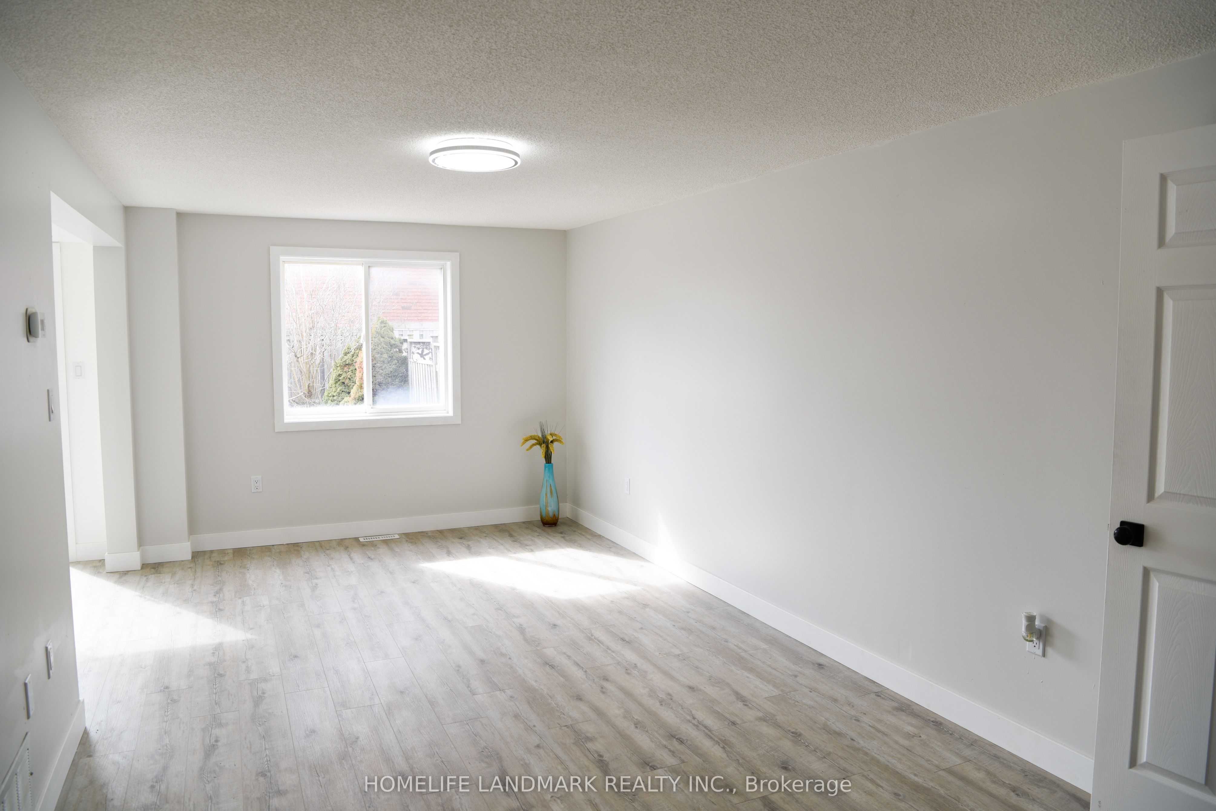 Additional image 5 of 6 Silver Maple Crescent, Barrie, ON, L4N 8T3