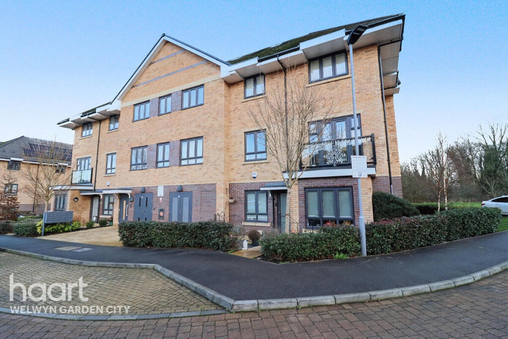 William Close, WELWYN GARDEN CITY photo 2