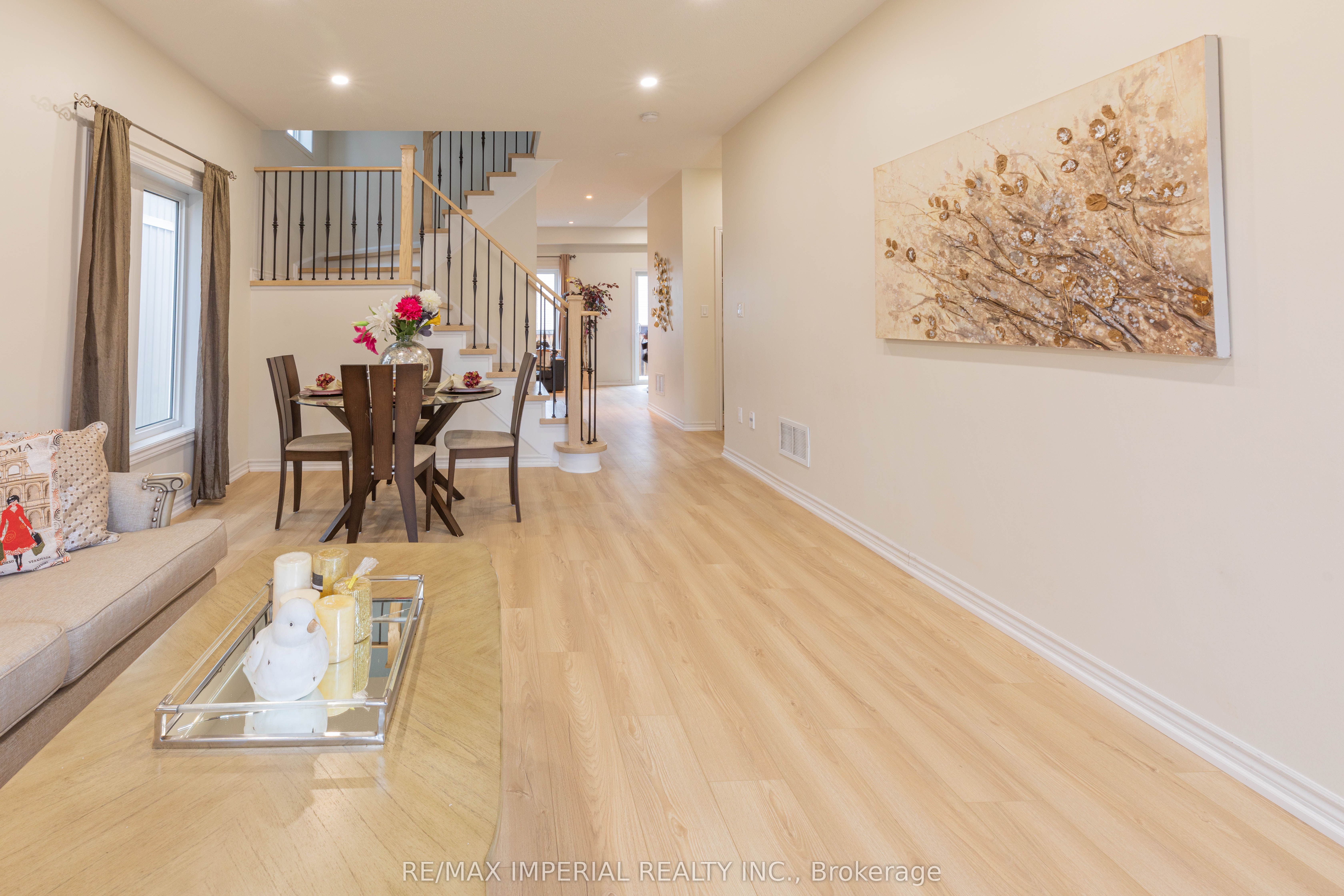 Additional image 3 of 10 Sandgate Street, Whitby, ON, L1R 0L3