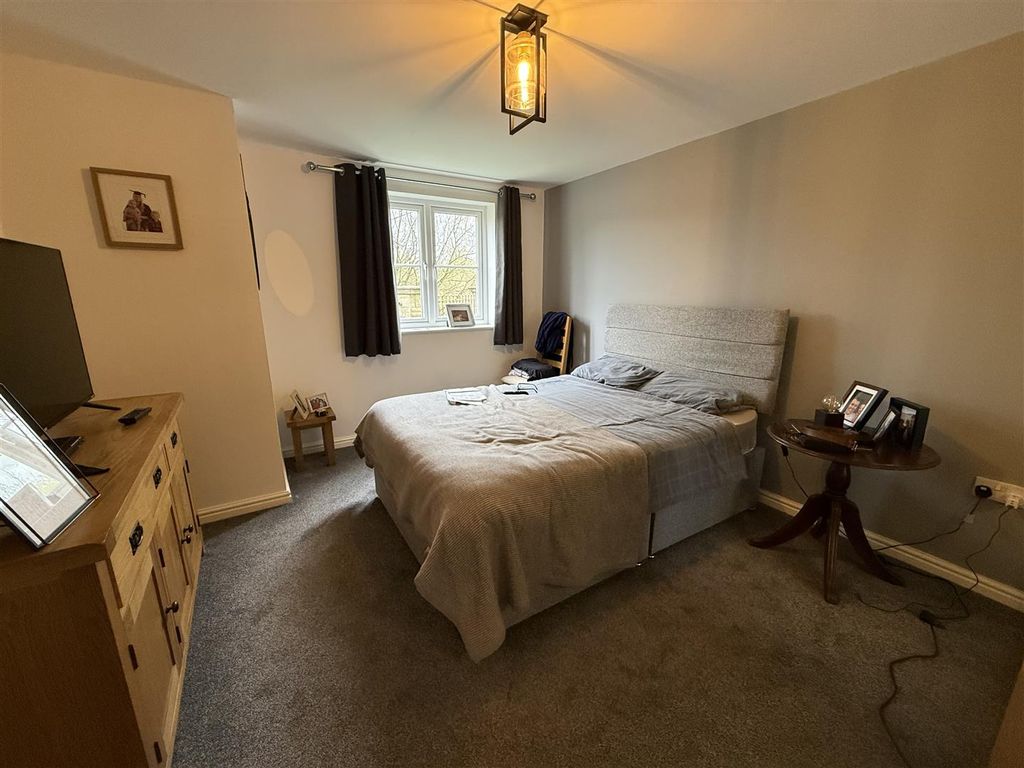 Additional image 3 of 2 bed flat for saleRhodfa'r Ceffyl, Ffoslas, Kidwelly SA17