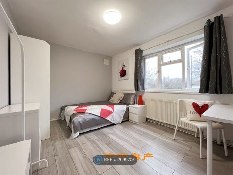 Sir Henry Parkes Road, Coventry CV4