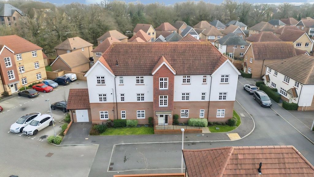 2 bed flat for saleCarol Grove, Arborfield Green RG2