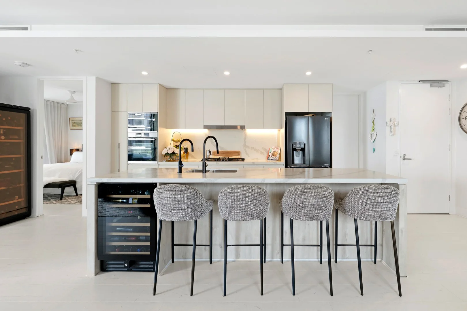701/5 Pacific Street, Main Beach QLD 4217