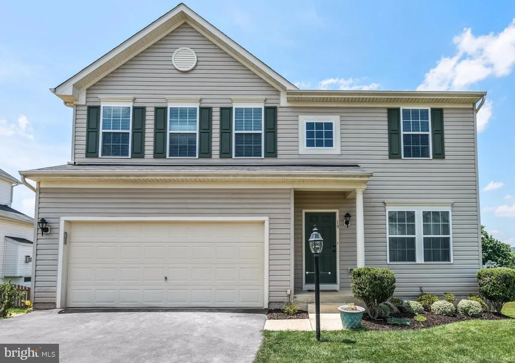 19 Potterfield Drive, Lovettsville, VA 20180