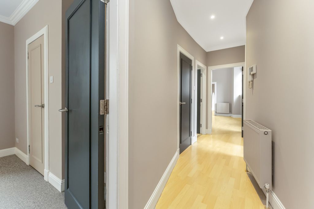 Additional image 10 of 2 bed flat for sale2/1 York Lane, New Town, Edinburgh EH1