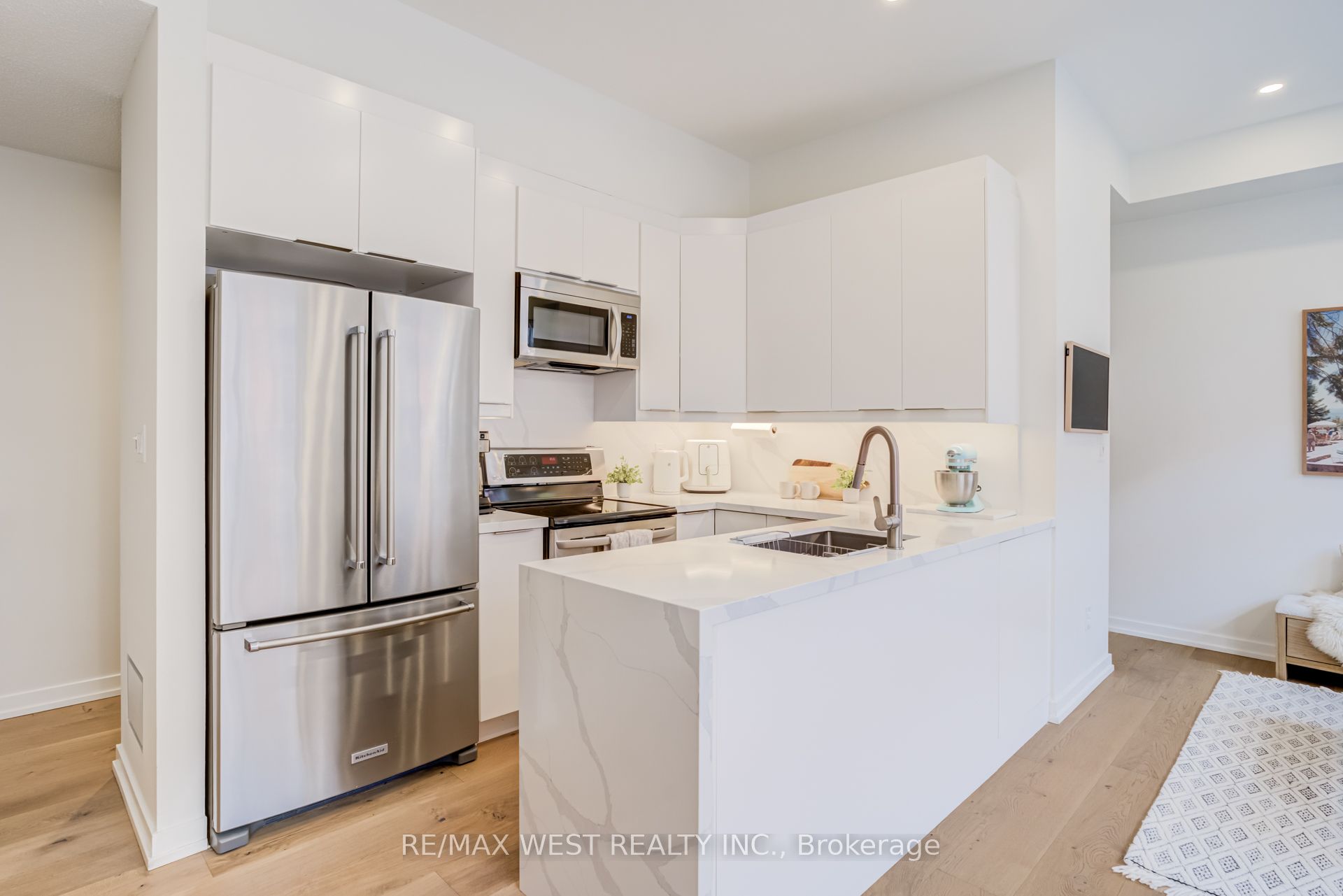 Additional image 5 of 3-1396 Bloor Street W, Toronto, ON, M6P 4H6