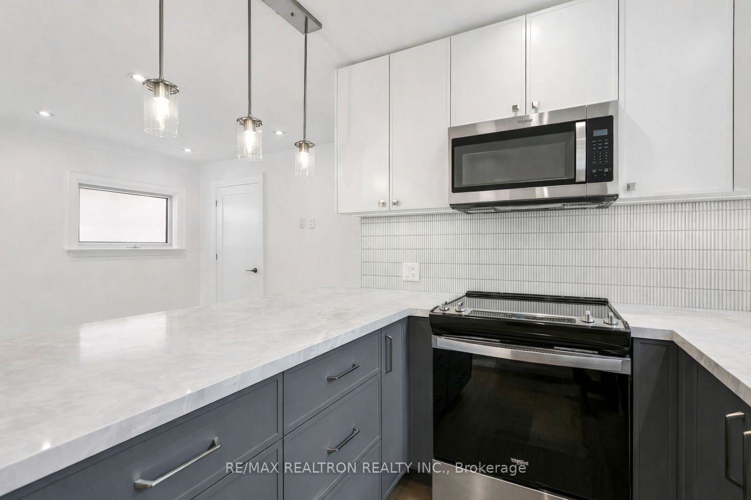 Additional image 4 of UPPER-73 Lanark Avenue, Toronto, ON, M6E 2G3