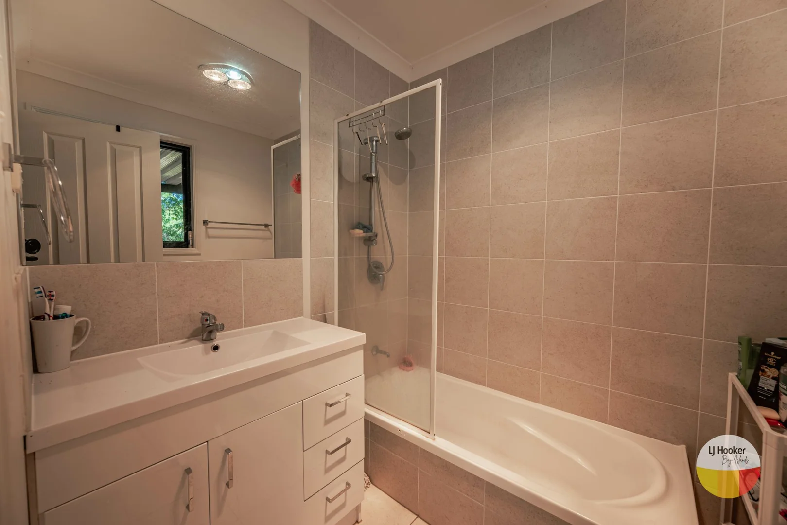 2 Murray Crescent, Russell Island QLD 4184 photo 4
