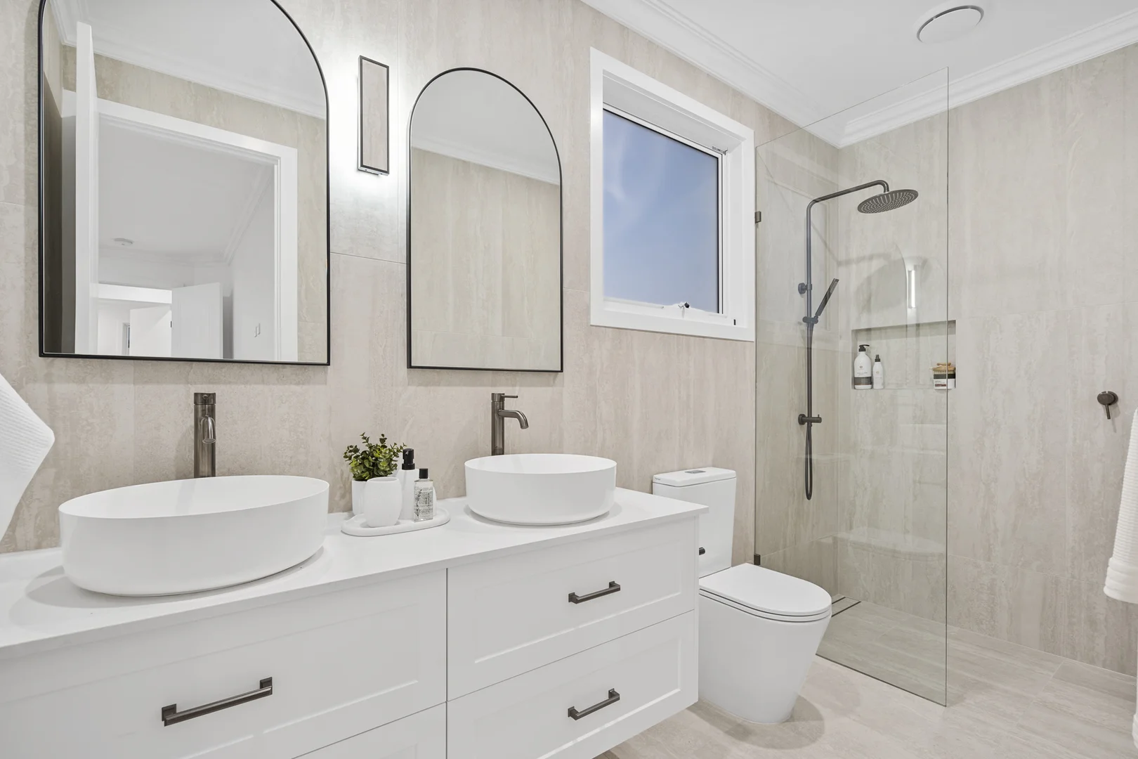 Additional image 13 of 4/14 Victor Avenue, Paradise Point QLD 4216