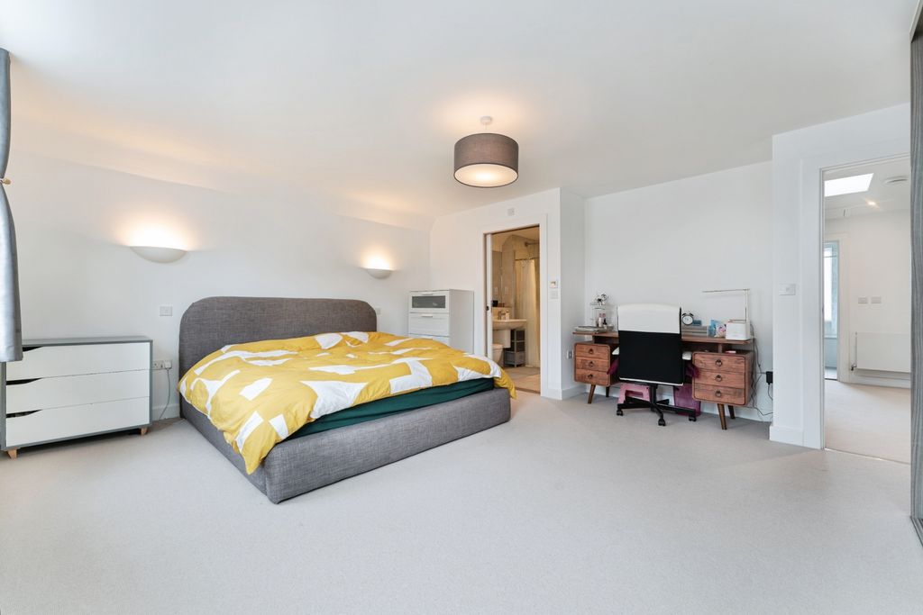 Additional image 14 of 4 bed semi-detached house for saleTurvill Place, Cambridge CB4