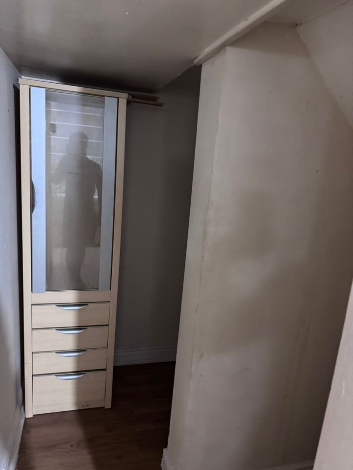 Studio Flat, Basement Studio, LS12, N1 7GU photo 5