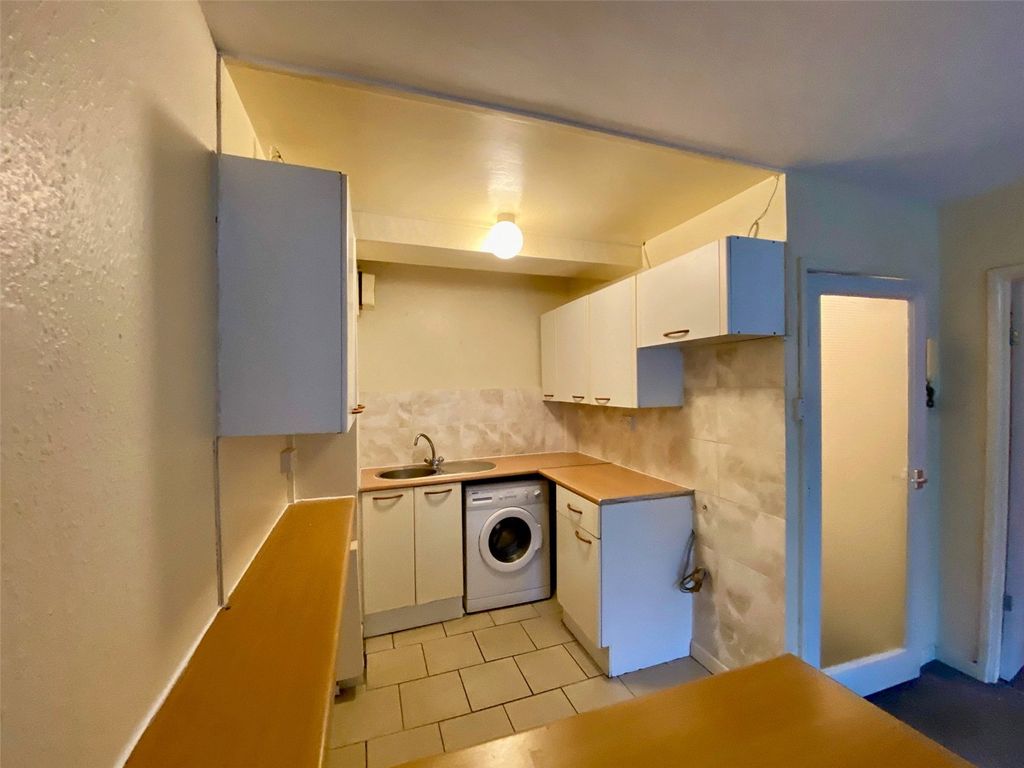 Additional image 2 of 1 bed flat for saleDownfield Lodge, Downfield Road, Clifton, Bristol BS8
