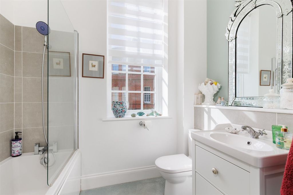 Additional image 23 of 2 bed flat for saleGatcombe, Nr Newport, Isle Of Wight PO30