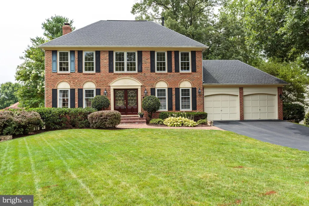9121 Lakeland Valley Court, Springfield, VA 22153