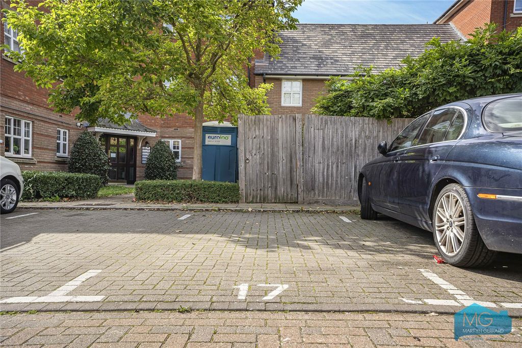 Additional image 5 of 2 bed flat for saleShillingford Close, Mill Hill, London NW7