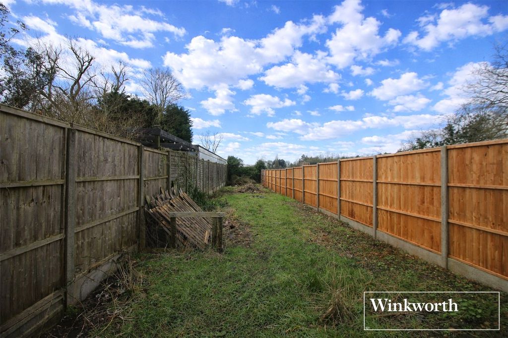 Additional image 14 of 3 bed semi-detached house for saleHogg Lane, Elstree, Borehamwood, Hertfordshire WD6