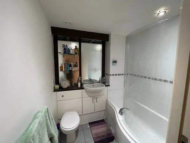 2 Bed Flat, Masshouse Plaza, B5, N1 7GU photo 2