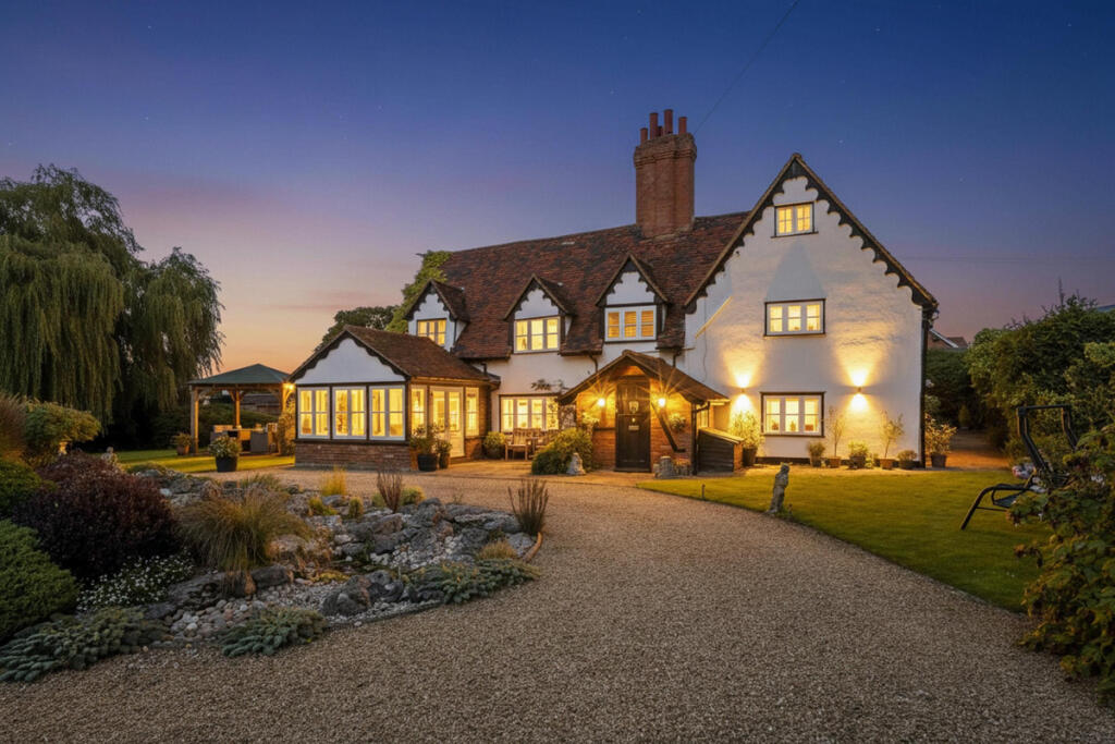 Pottersheath Road, Welwyn, AL6