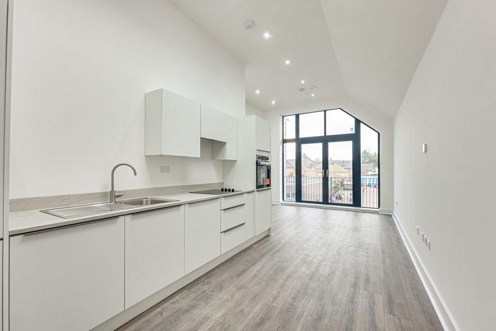 Additional image 3 of 1 bed flat for saleHigh Street, Rayleigh SS6