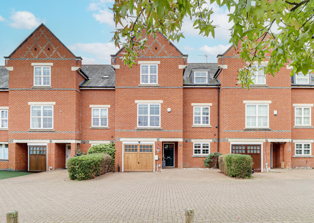 Beningfield Drive, London Colney, AL2