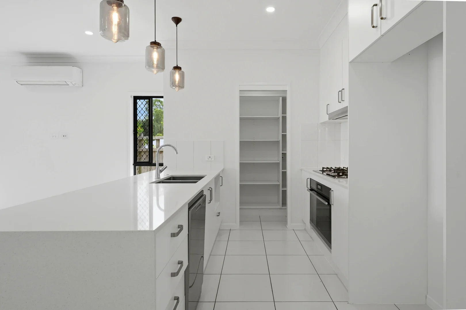 1 Jennings Drive, Flagstone QLD 4280 photo 4
