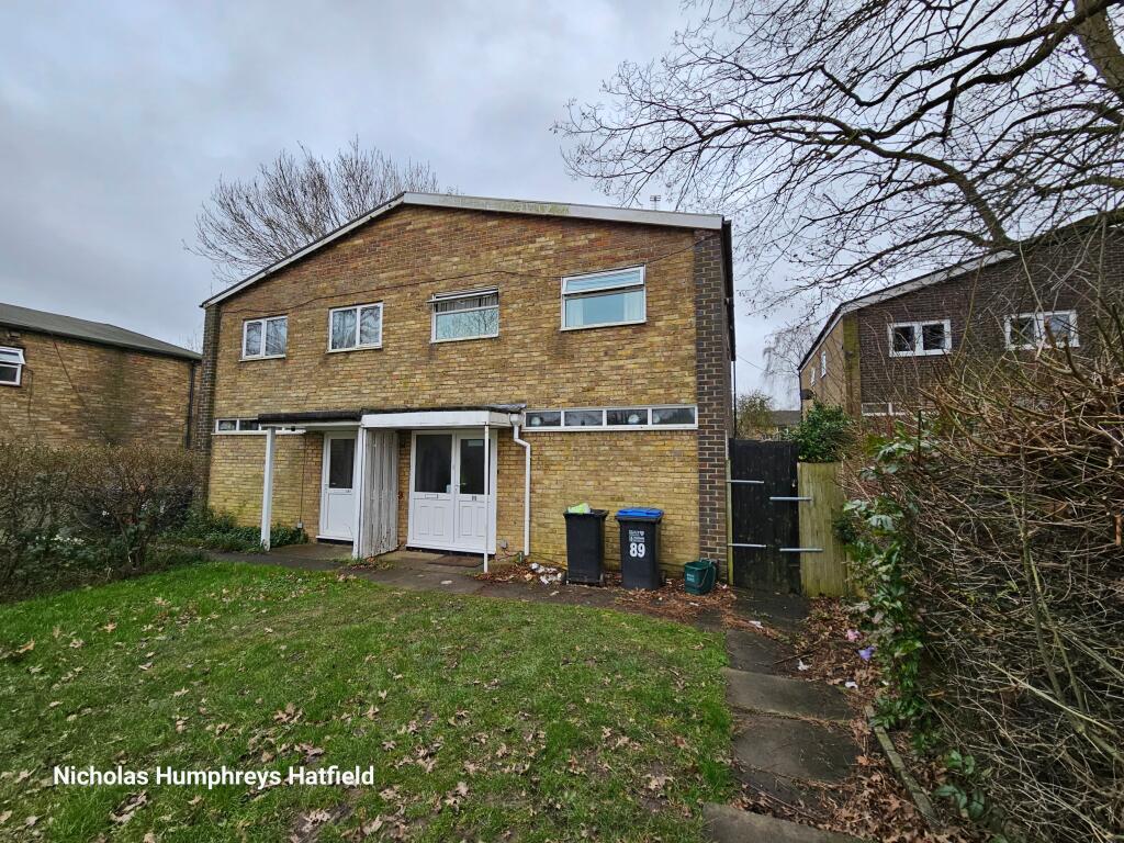 Woods Avenue, Hatfield, AL10