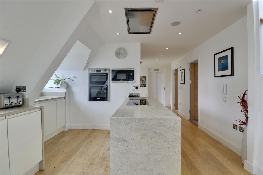 Additional image 11 of 2 bed flat for saleSt. Helens Parade, Southsea PO4