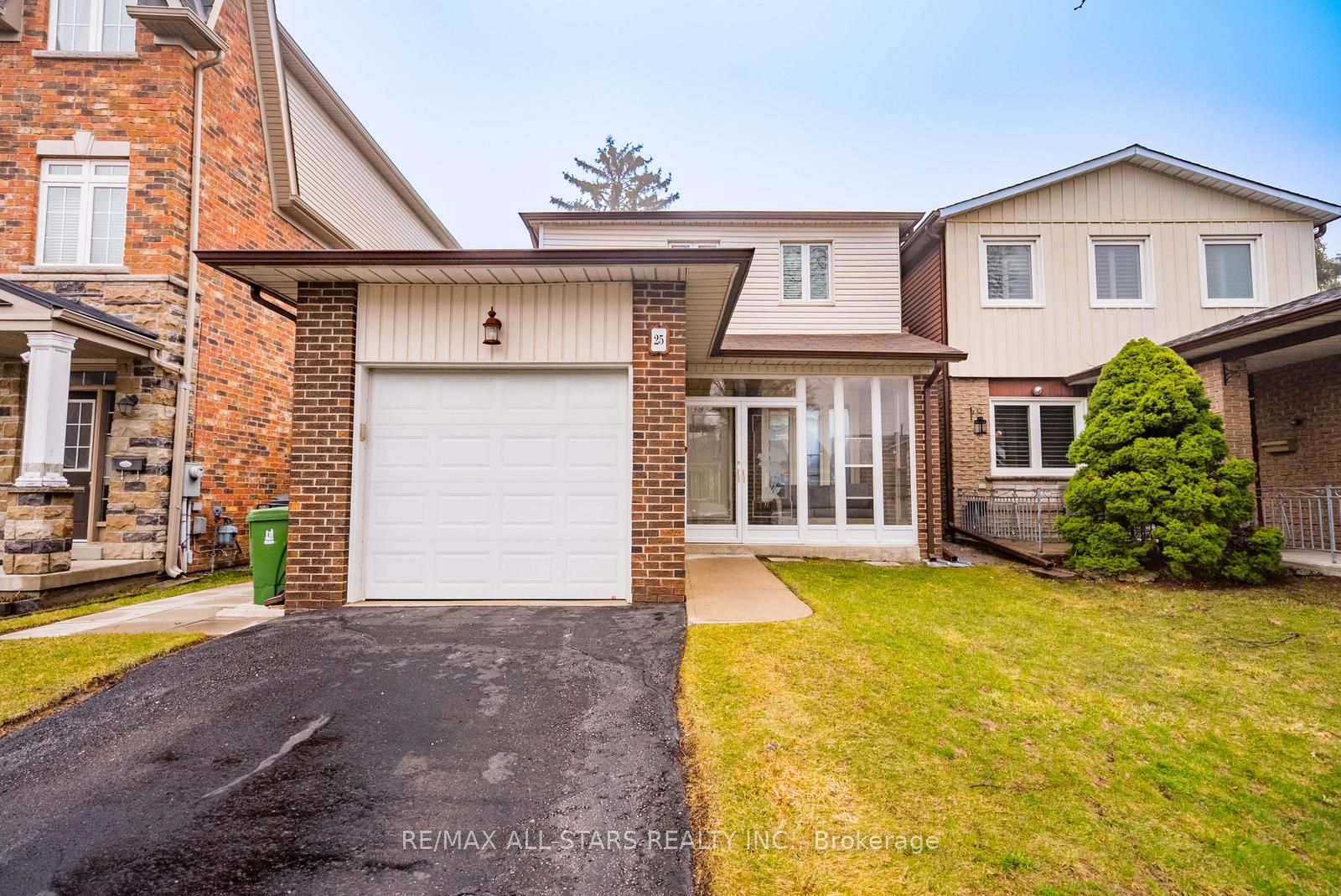 25 Thistlewaite Crescent, Toronto, ON, M1S 3Y8