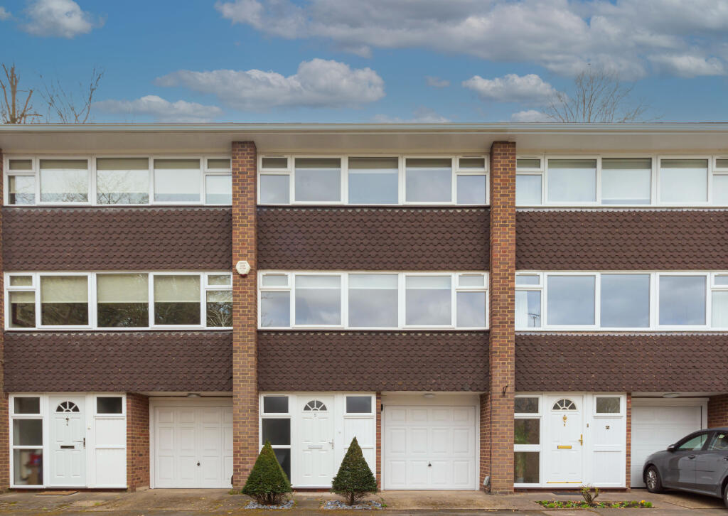 Old Rectory Close, Harpenden, AL5