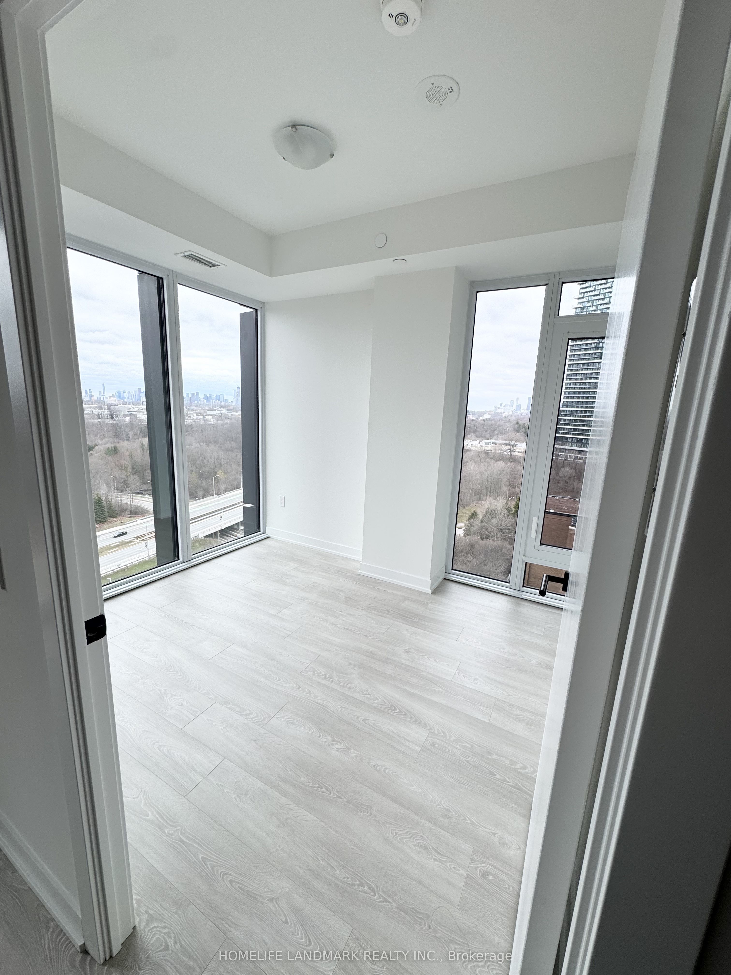 Additional image 5 of 1010-5 Quarrington Lane, Toronto, ON, M3C 0S5