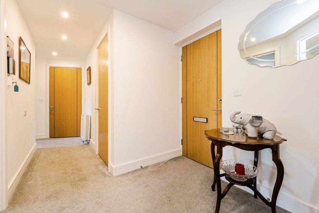 Additional image 11 of 2 bed flat for saleWhite Hart Lane, Romford RM7
