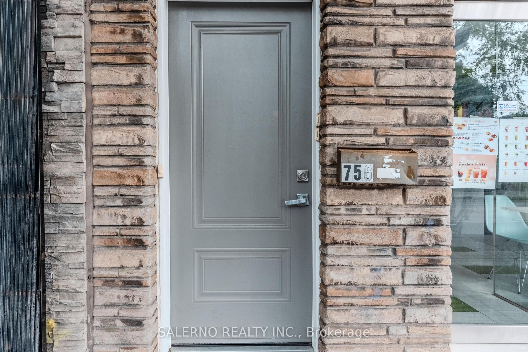 Additional image 2 of Main-756 Dundas Street W, Toronto, ON, M6J 1T8