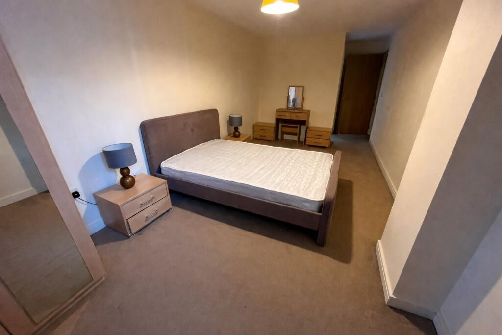 2 Bed Flat, Dyche St, M4, N1 7GU photo 4
