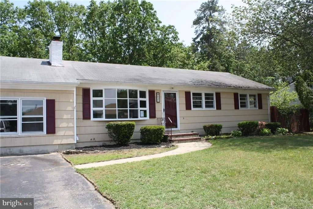 637 Windward Avenue, Beachwood, NJ 08722