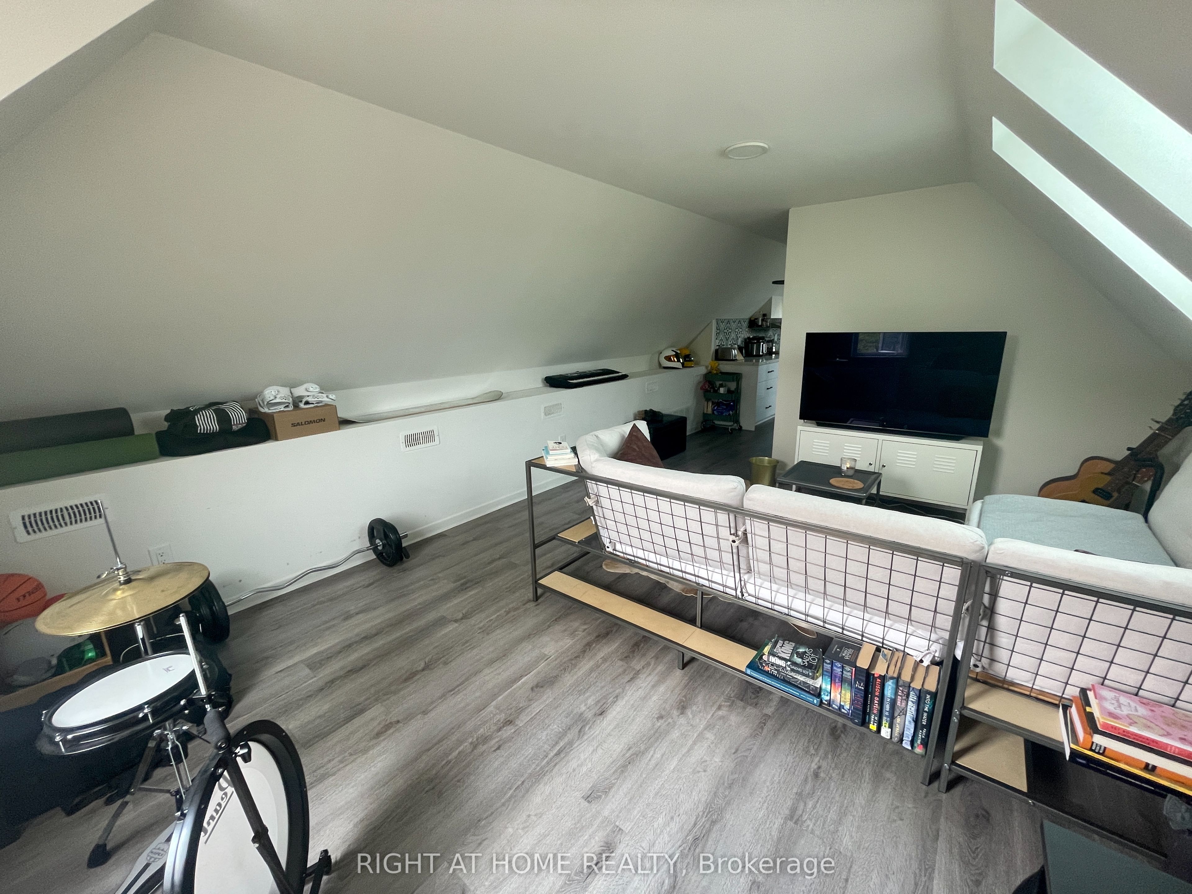 Additional image 2 of 4-1258 Broadview Avenue, Toronto, ON, M4K 2T4