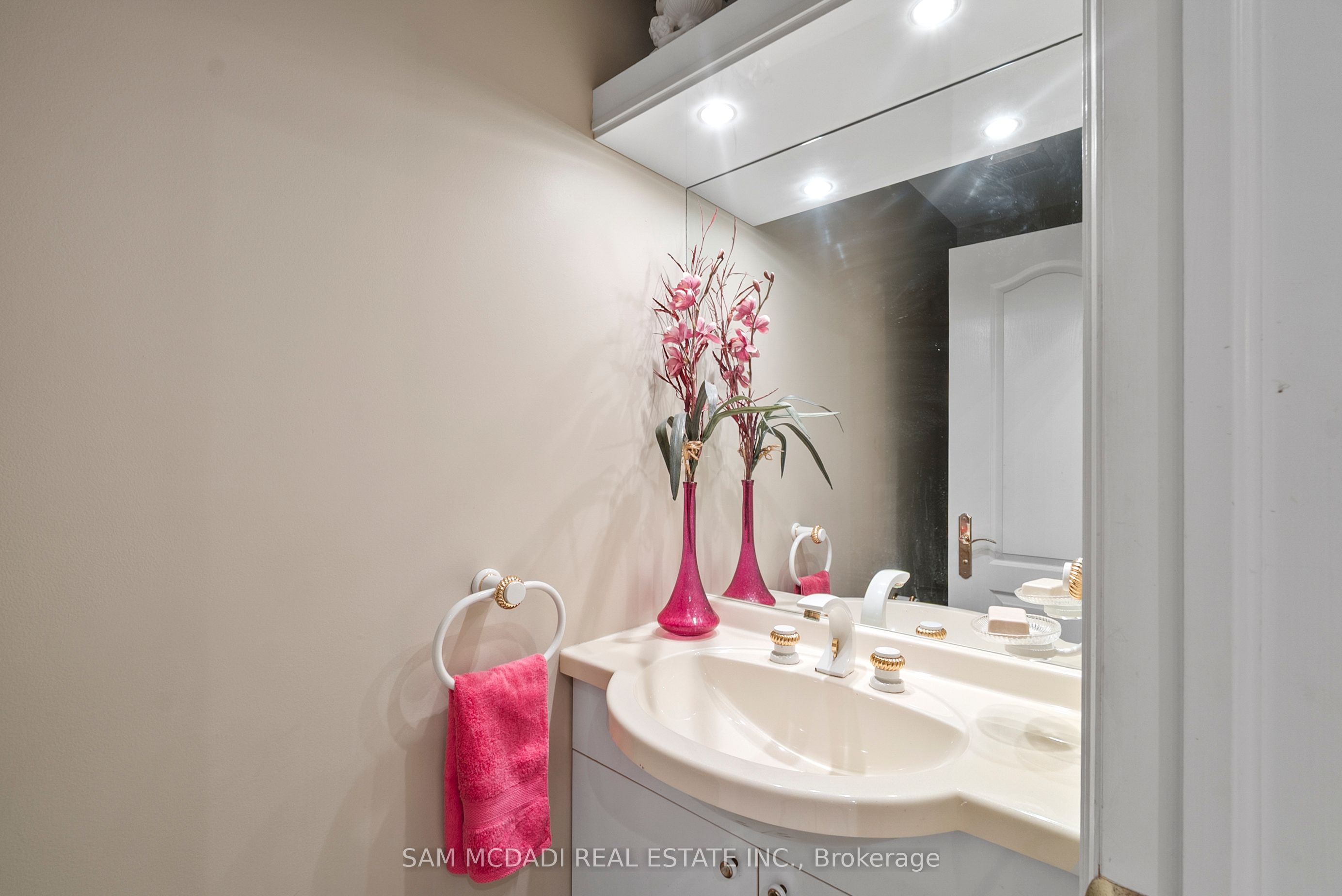Additional image 5 of 978 Tennyson Avenue, Mississauga, ON, L5H 2Z1